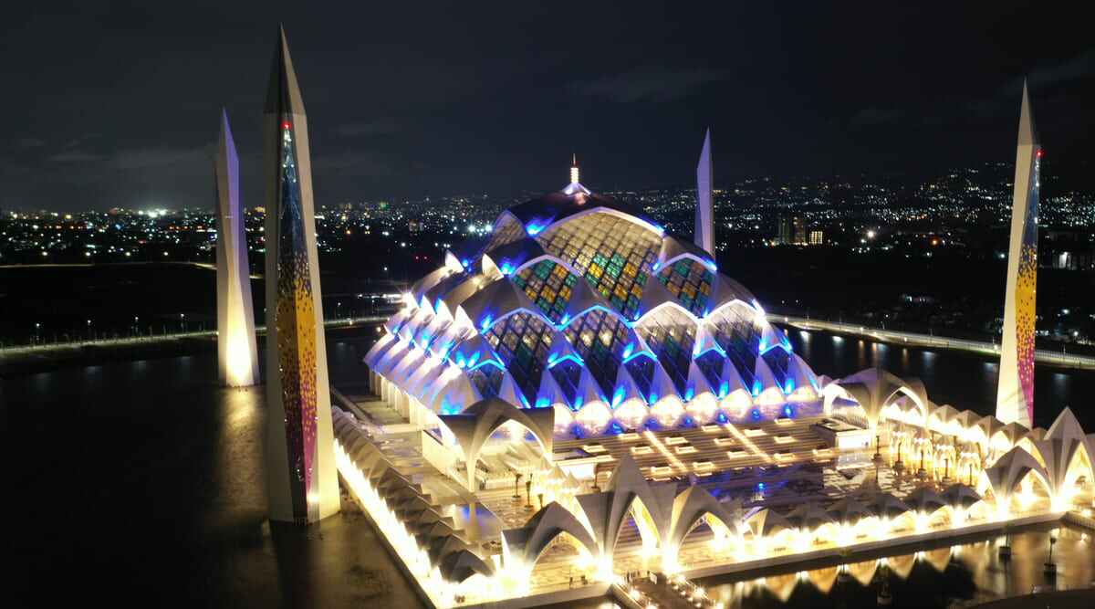 Masjid Raya Al Jabbar, Sumber Foto: https://aljabbar.jabarprov.go.id/